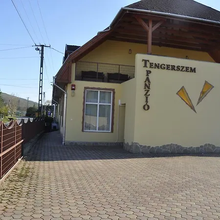 Tengerszem Panzio Bed and Breakfast Bánk