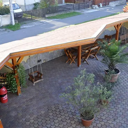 Tengerszem Bed and breakfast 2*